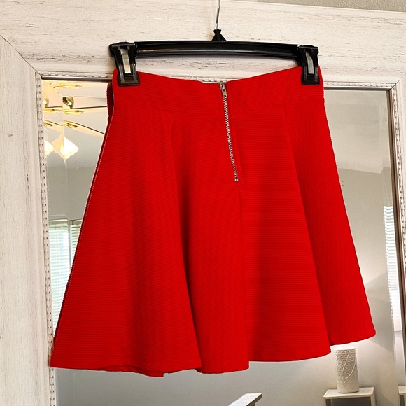 Divided by H&M Red Ribbed A-Line Flare Skater Mini Skirt with Zip Back - Size XS - Picture 2 of 8